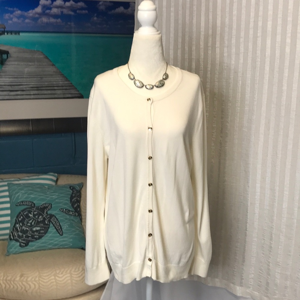 Jones New York cream cardigan with gold buttons. Size XL (SUM198)